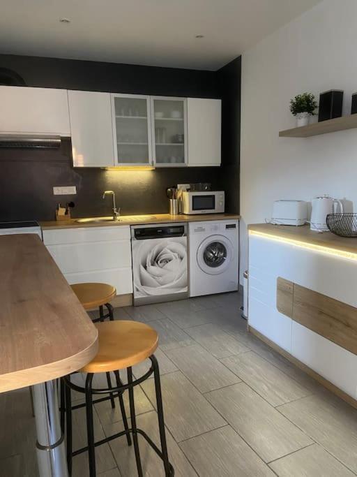 Gite Comme Chez Soi Ducey Les Cheris Exterior photo
