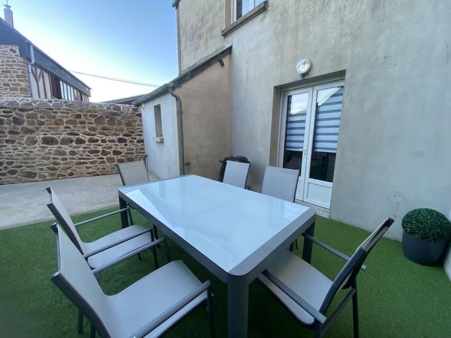 Gite Comme Chez Soi Ducey Les Cheris Exterior photo